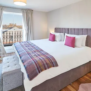 https://abbey-court-apartment.yorkshirehotels.net