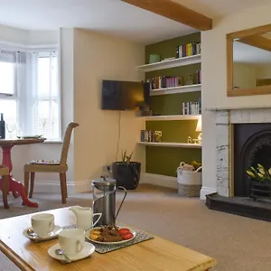https://the-garden-apartment-whitby-yo21-1pa.yorkshirehotels.net